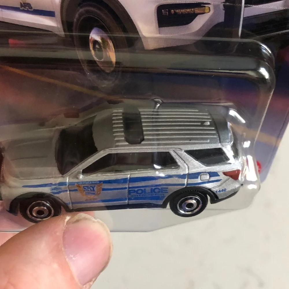Mattel Matchbox Ford Police Interceptor - White and Blue